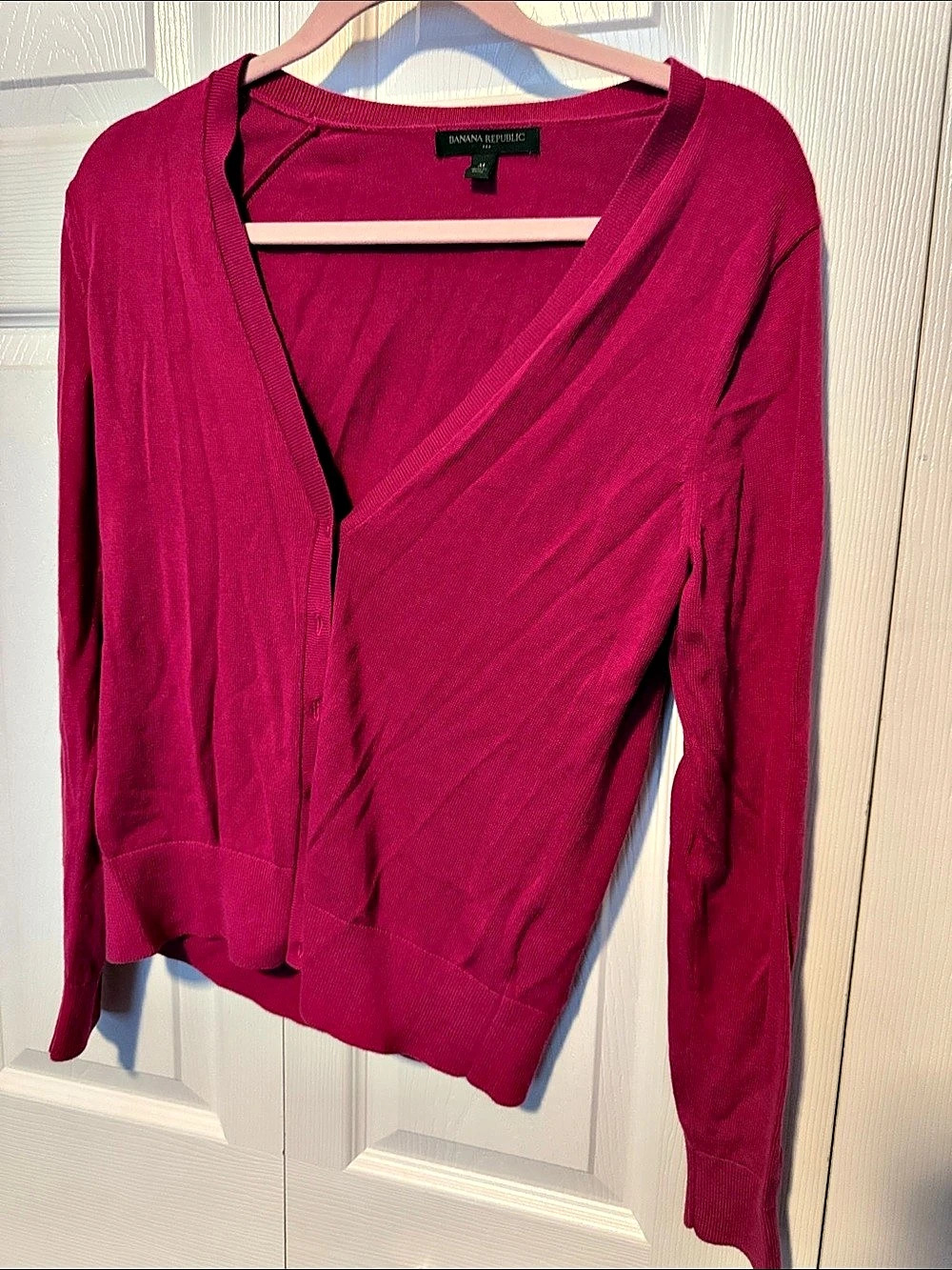 Banana Republic Women's V-Neck Sweater Size medium